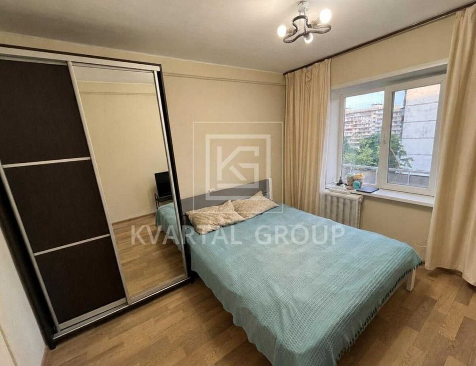 3-bedroom apartment in Kyiv Solomenskyy