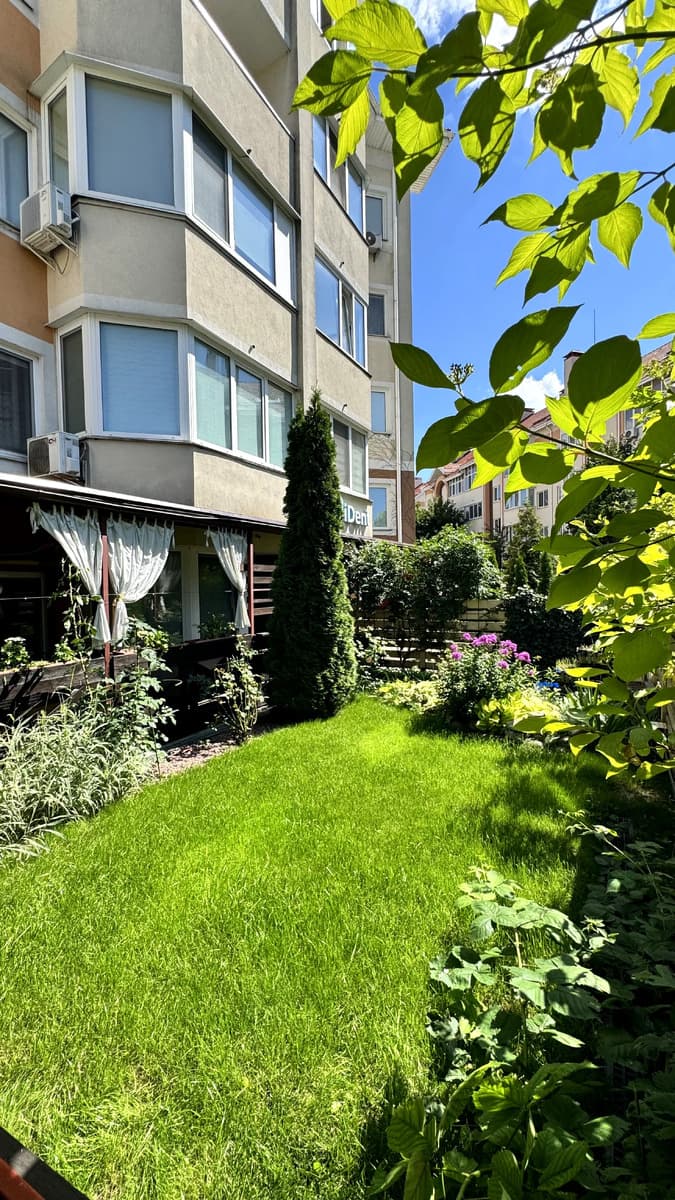 3-bedroom apartment in city