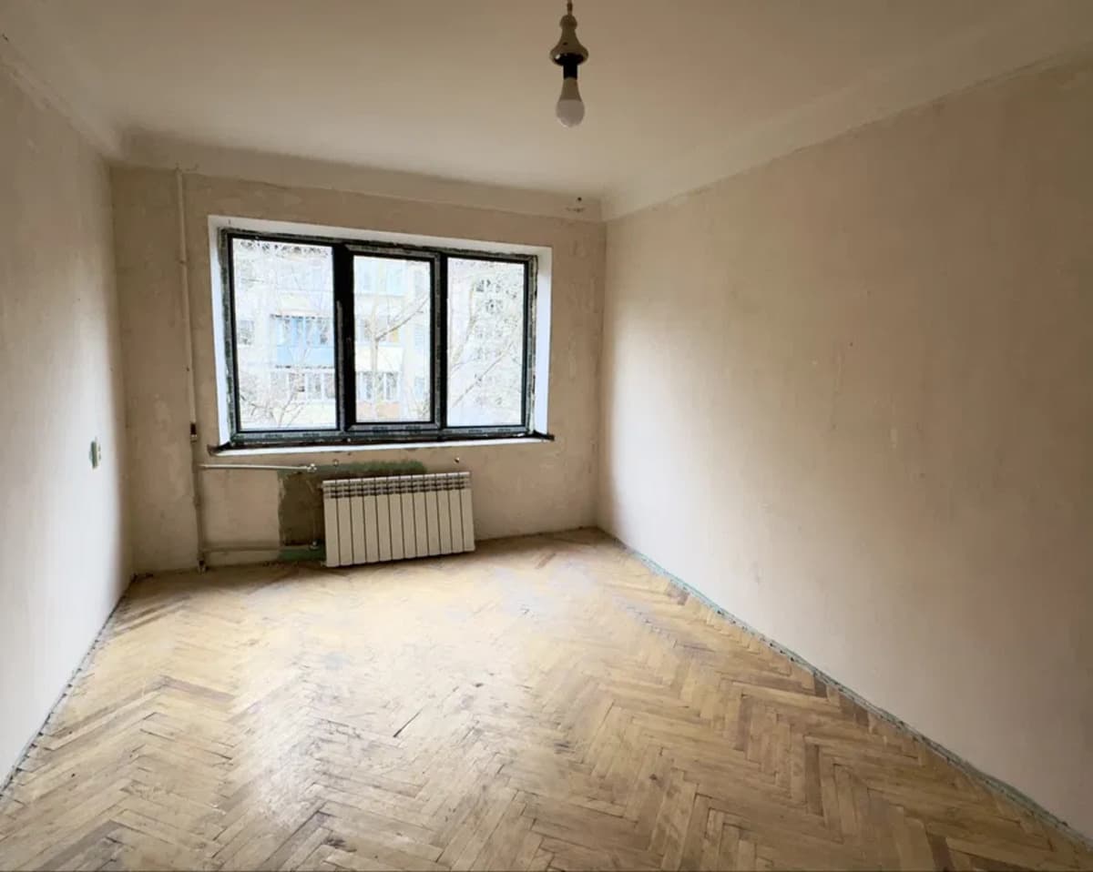 3-bedroom apartment in Kyiv Solomenskyy