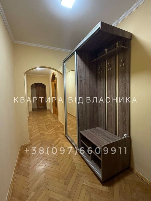 4-bedroom apartment in city