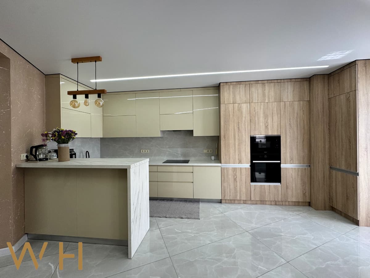 3-bedroom apartment in city