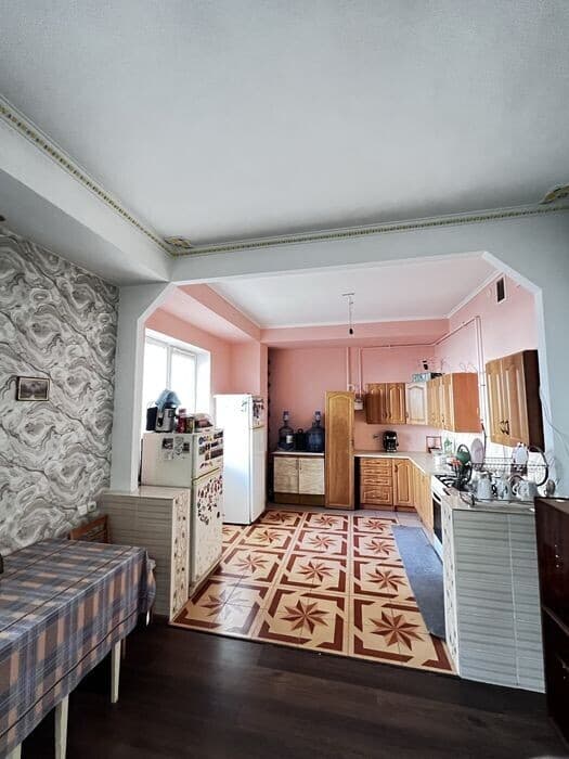 3-bedroom apartment in Kyiv Darnytskyy