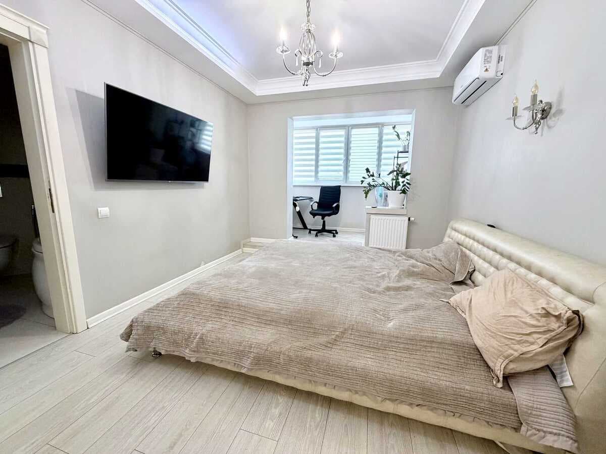 3-bedroom apartment in city
