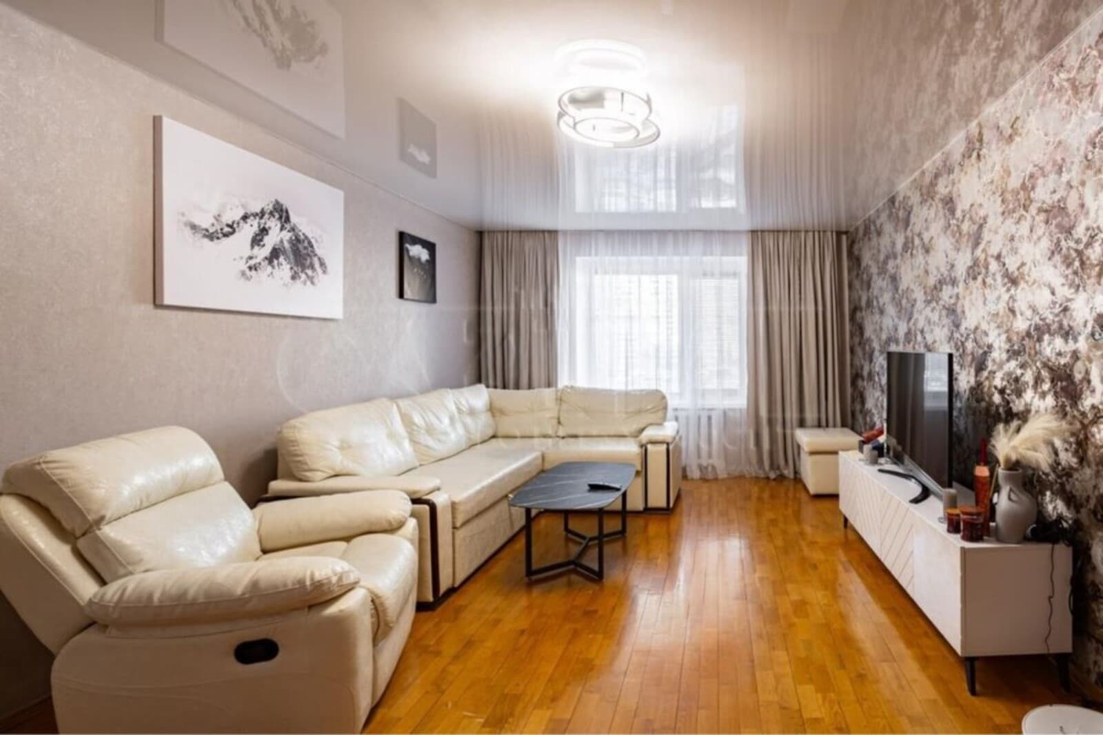3-bedroom apartment in Kyiv Darnytskyy