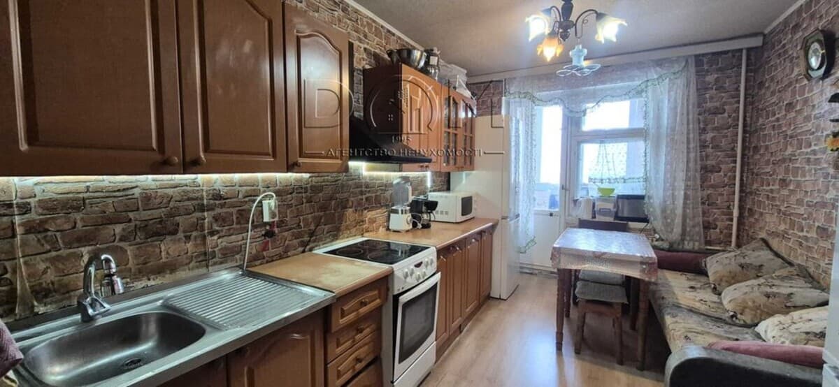 3-bedroom apartment in Kyiv Obolonskyy