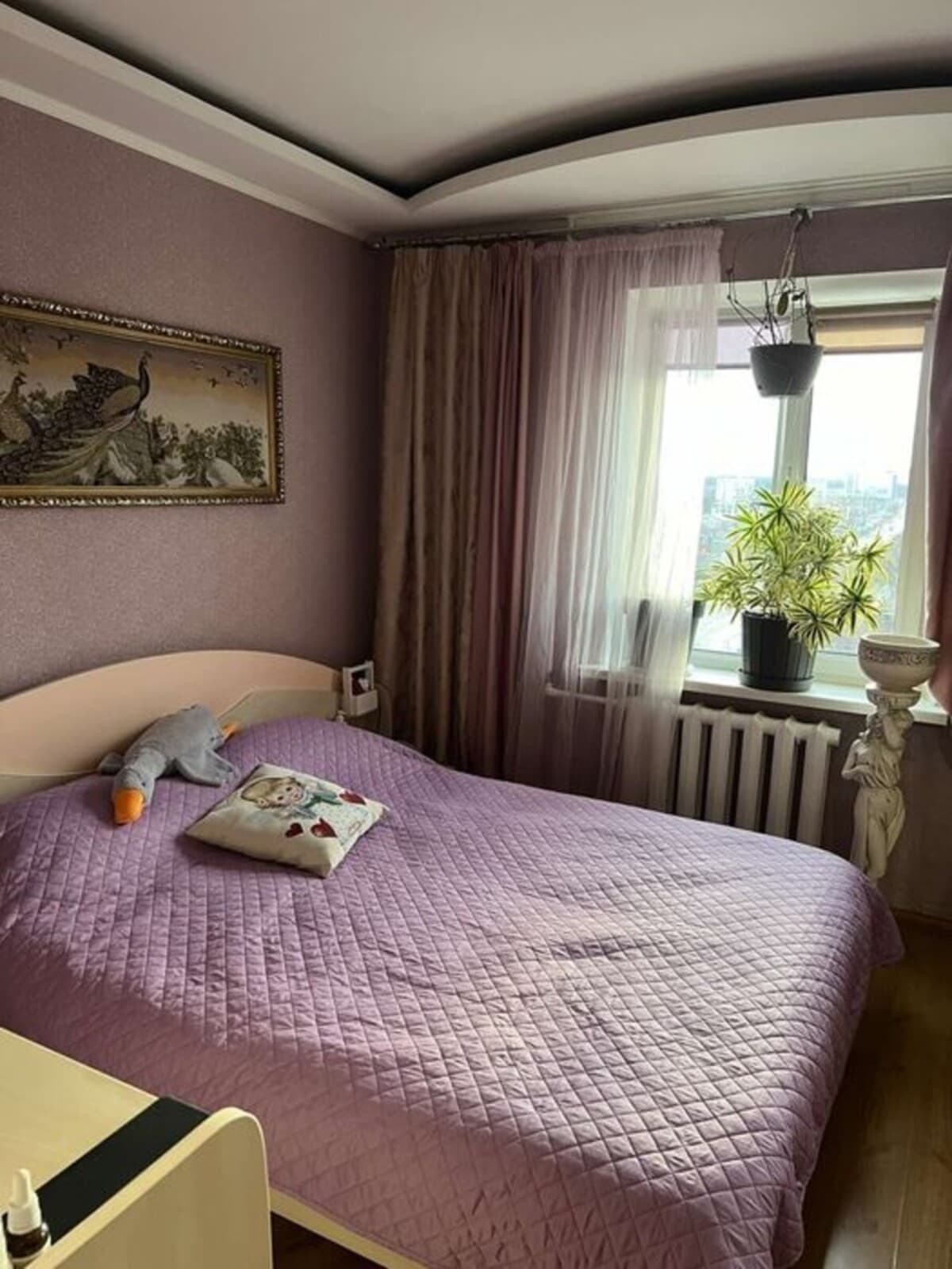 3-bedroom apartment in Kyiv Darnytskyy