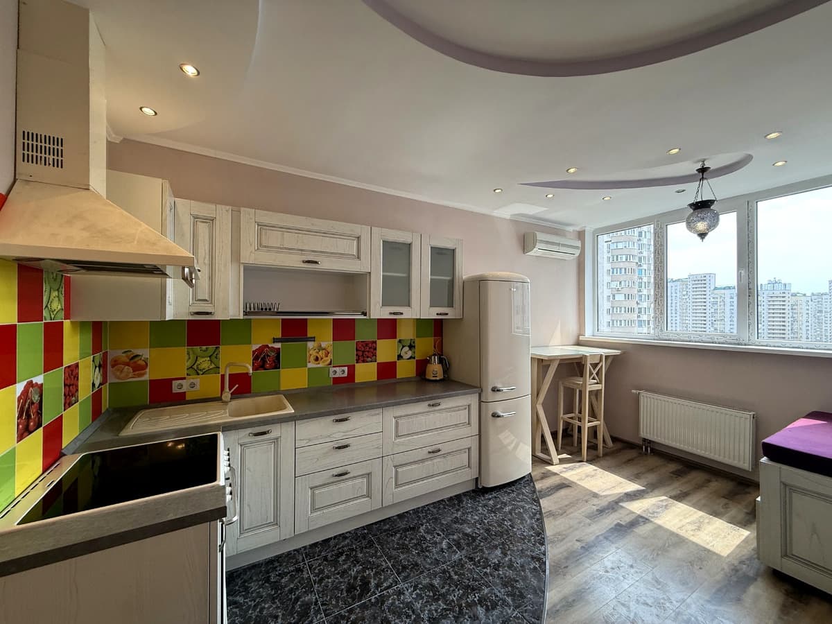 1-bedroom apartment in city