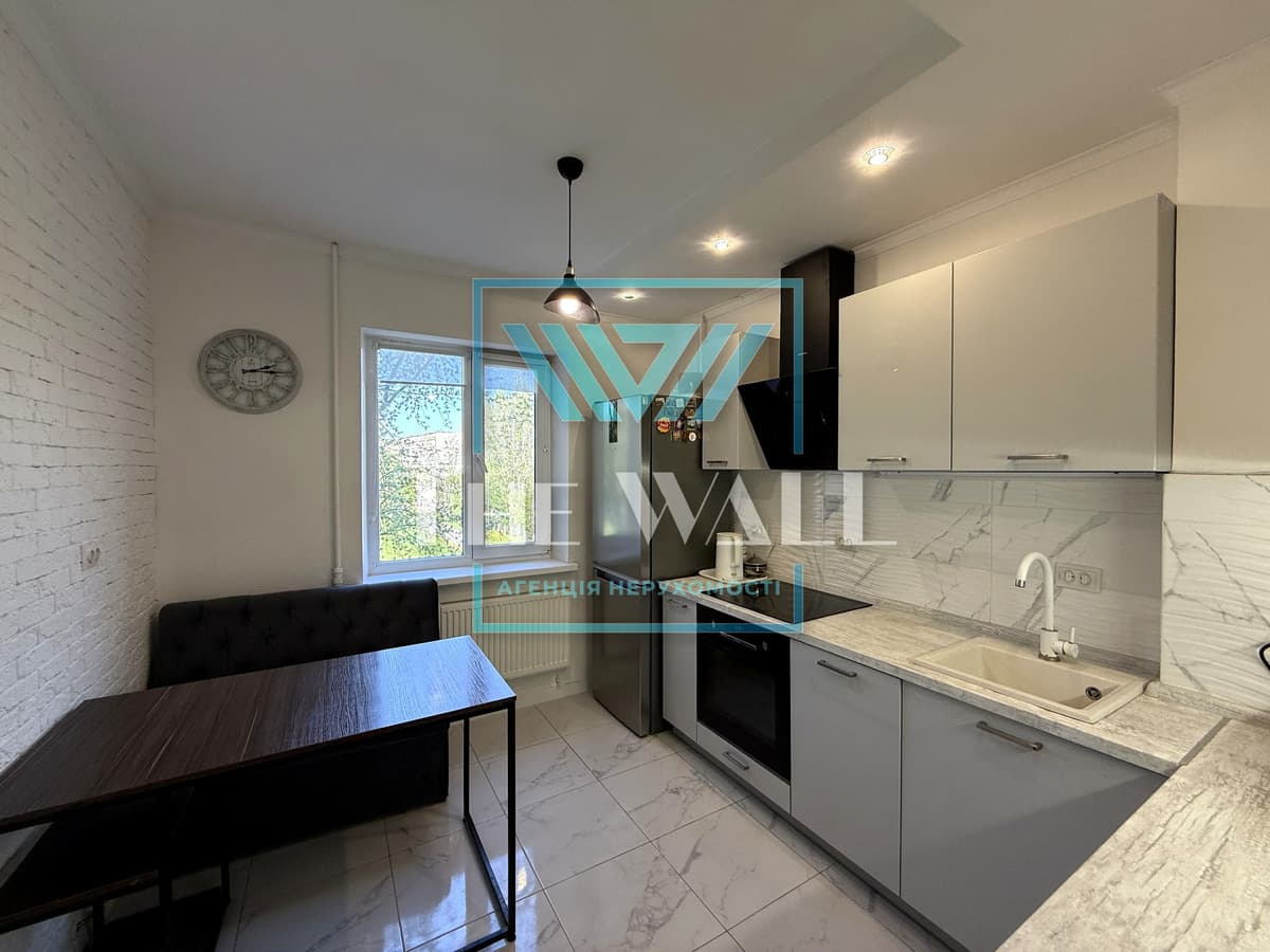 3-bedroom apartment in Kyiv Obolonskyy