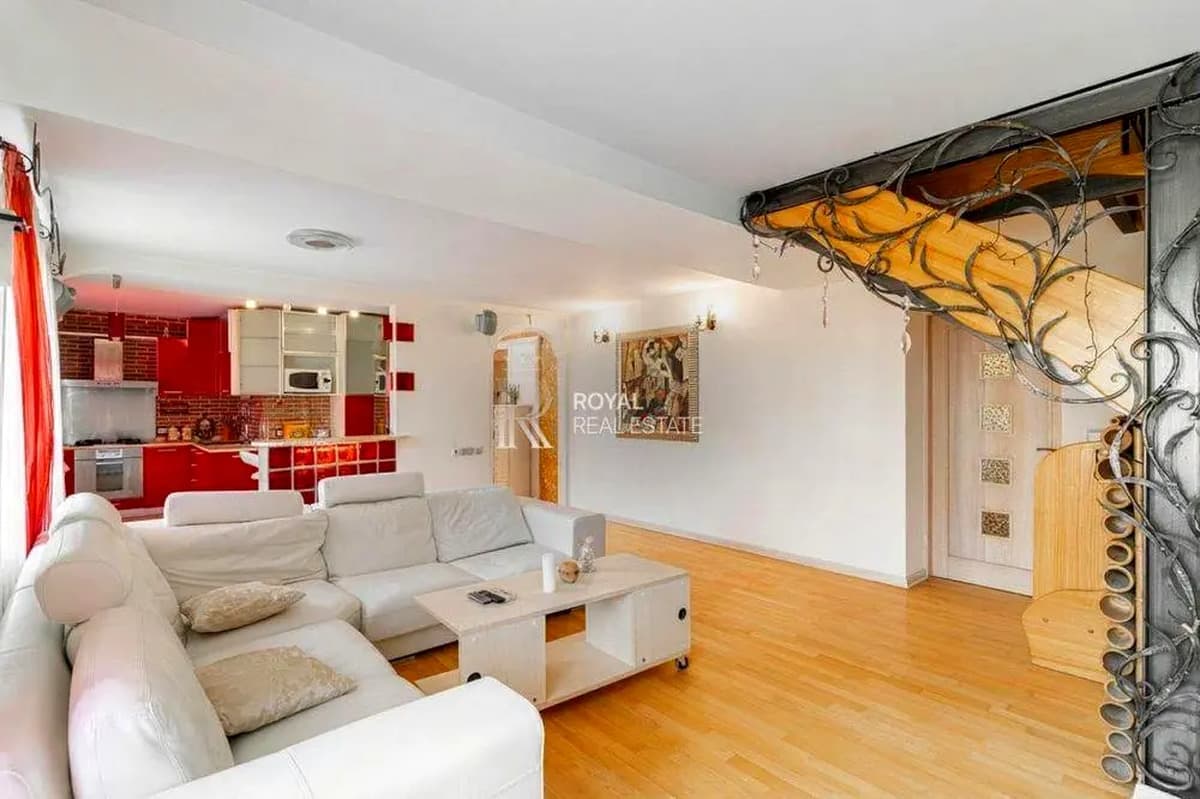 3-bedroom apartment in Kyiv Dneprovskyy