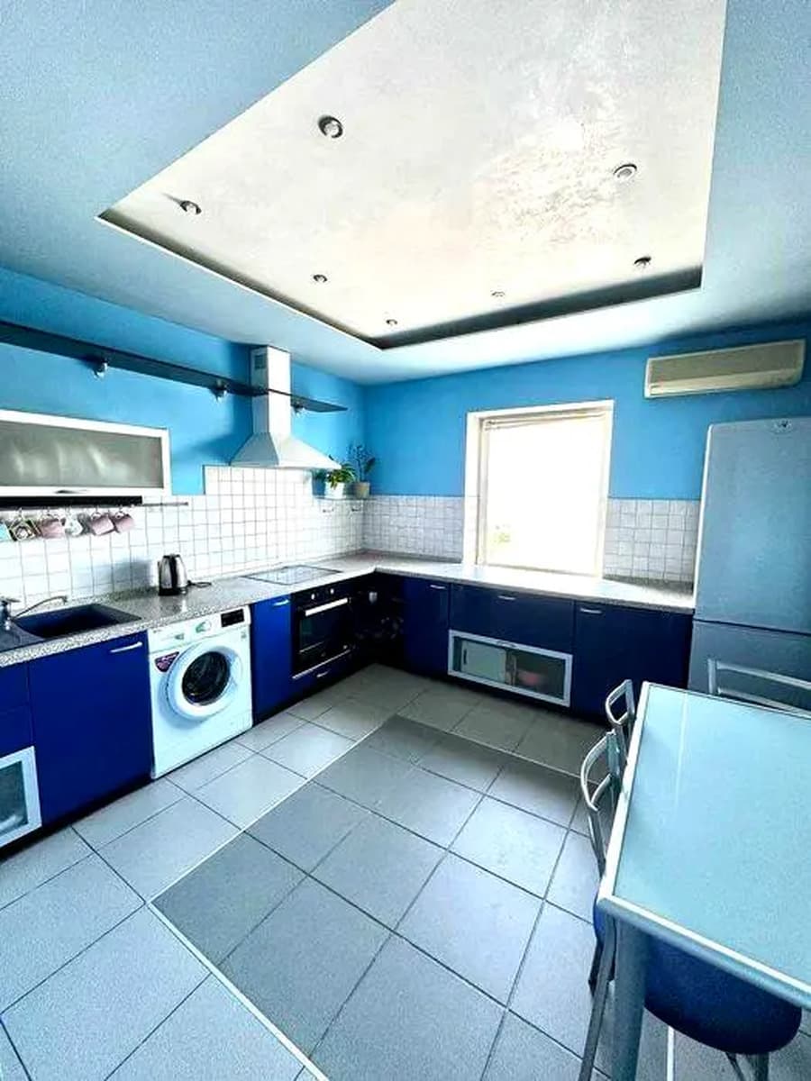 2-bedroom apartment in city