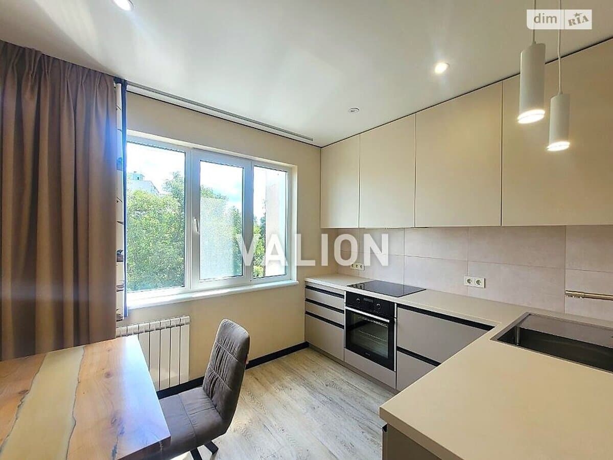 3-bedroom apartment in Kyiv Darnytskyy