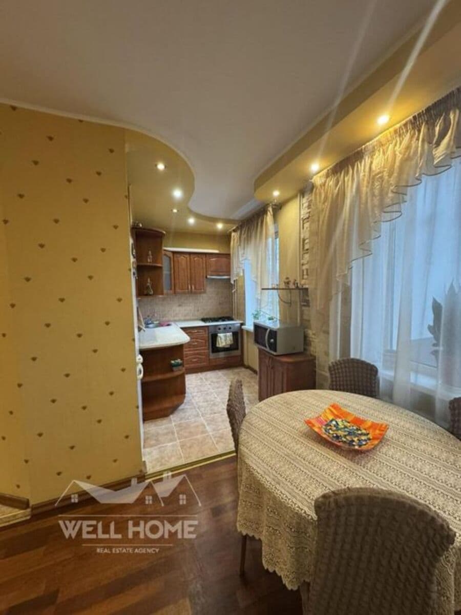 3-bedroom apartment in Kyiv Solomenskyy