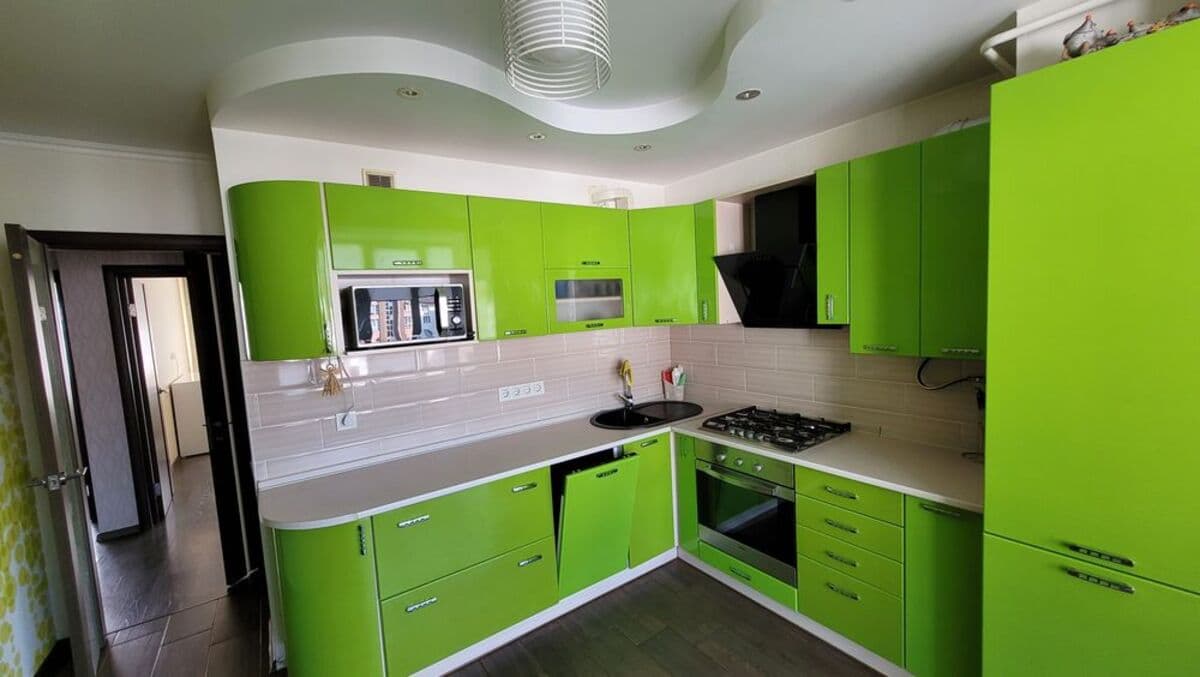 3-bedroom apartment in city