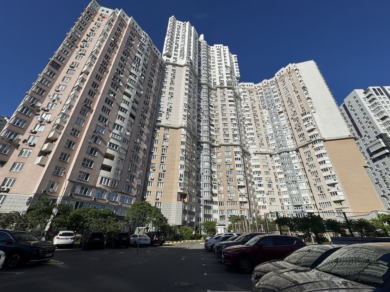2-bedroom apartment in Kyiv Darnytskyy
