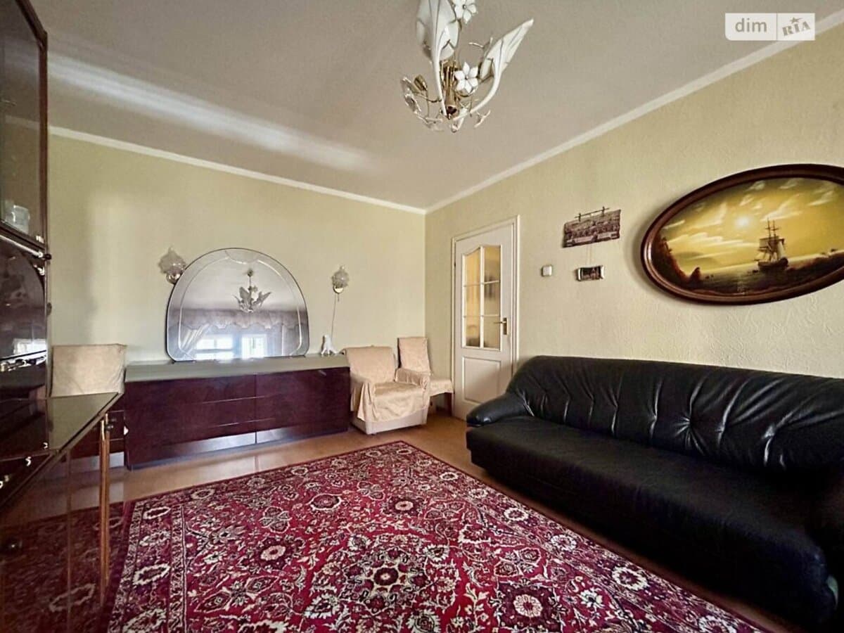 4-bedroom apartment in Kyiv Desnyanskyy