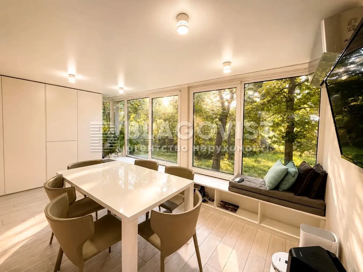 2-bedroom apartment in Kyiv Dneprovskyy