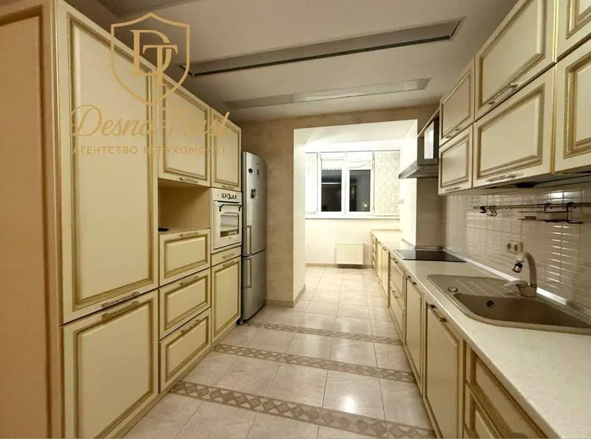3-bedroom apartment in Kyiv Dneprovskyy